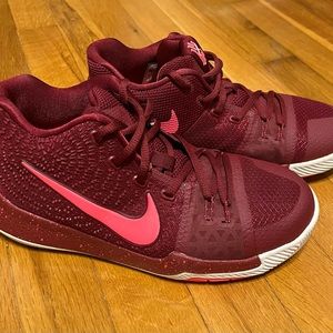 Nike Kyrie 3 Hot Punch - Size 6Y